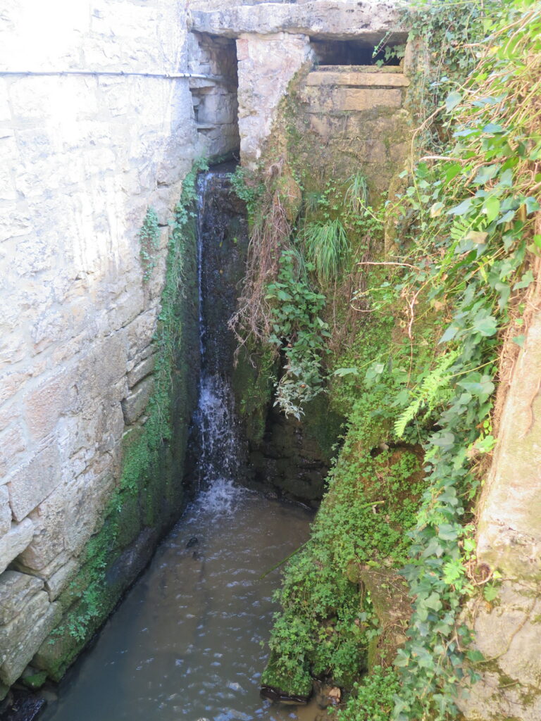 Chute d'eau du moulin